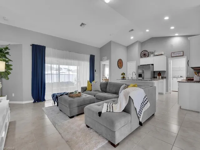 1101 NE 10th  ST, Cape Coral, FL 33909