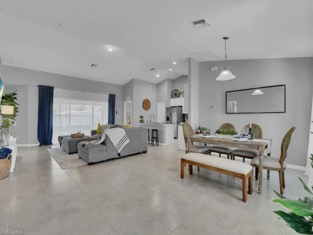 1101 NE 10th  ST, Cape Coral, FL 33909