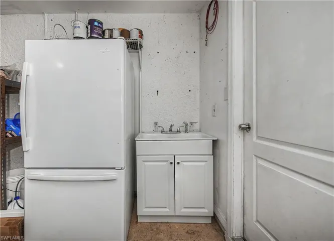 201 Ne 17th Ter, Cape Coral, Florida 33909