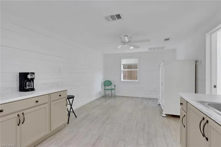 847  James  ST, Fort Myers, FL 33916