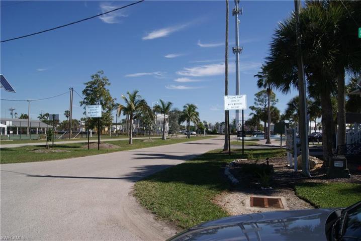 5 MIN WALK TO SOME SHOPS AND COMMUNITY HALL AND FACILITIES