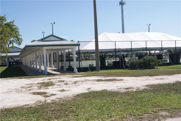 TENNIS COURTS JUST DOWN STREET 10 MIN WALK AND SCHOOL AS WELL