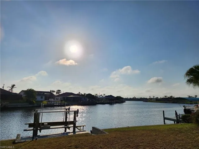 2715  Kamal  PKWY, Cape Coral, FL 33904