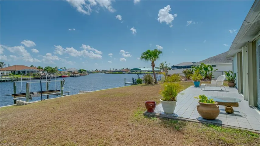 2715  Kamal  PKWY, Cape Coral, FL 33904