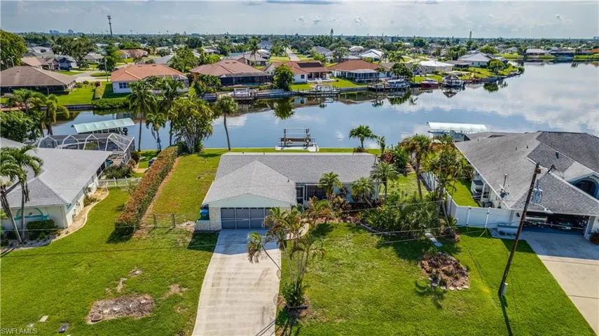 2715  Kamal  PKWY, Cape Coral, FL 33904