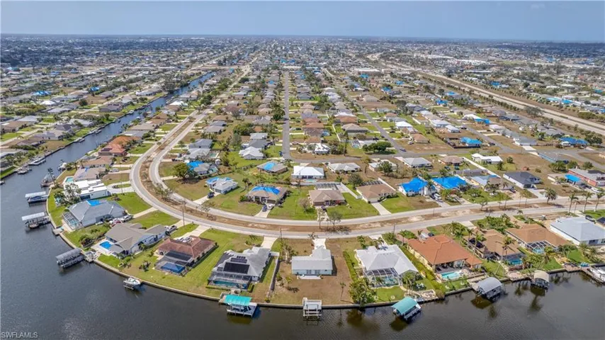 2715  Kamal  PKWY, Cape Coral, FL 33904