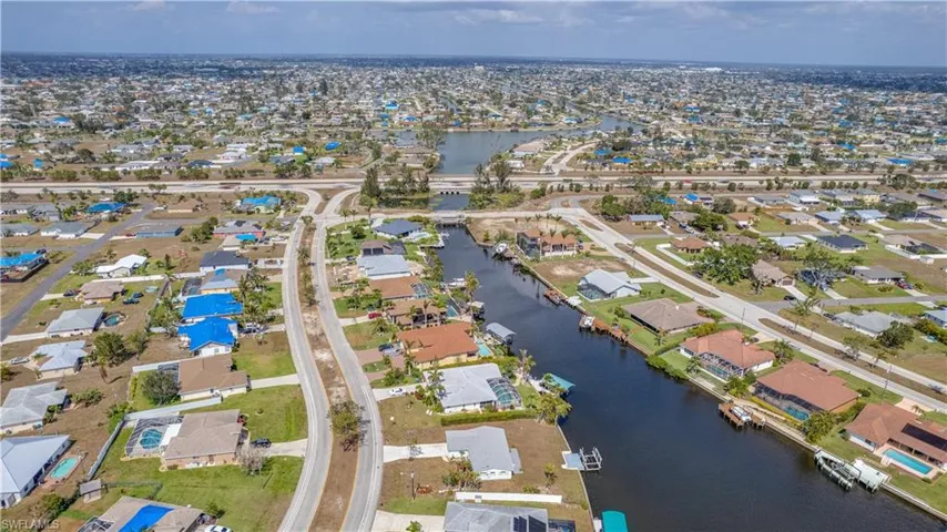 2715  Kamal  PKWY, Cape Coral, FL 33904