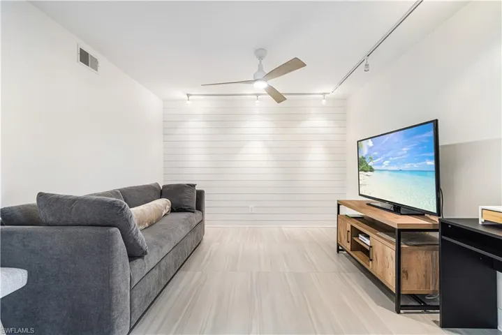 16351 Kelly Woods Dr 169, Fort Myers, Florida 33908