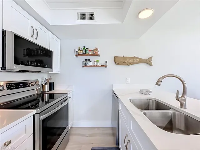 200 Lenell Rd 117, Fort Myers Beach, Florida 33931