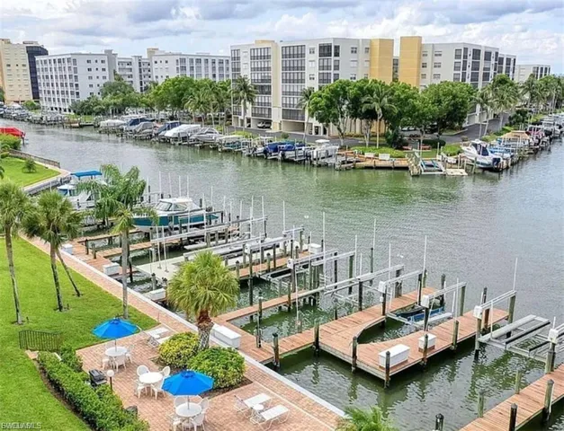 200 Lenell Rd 117, Fort Myers Beach, Florida 33931