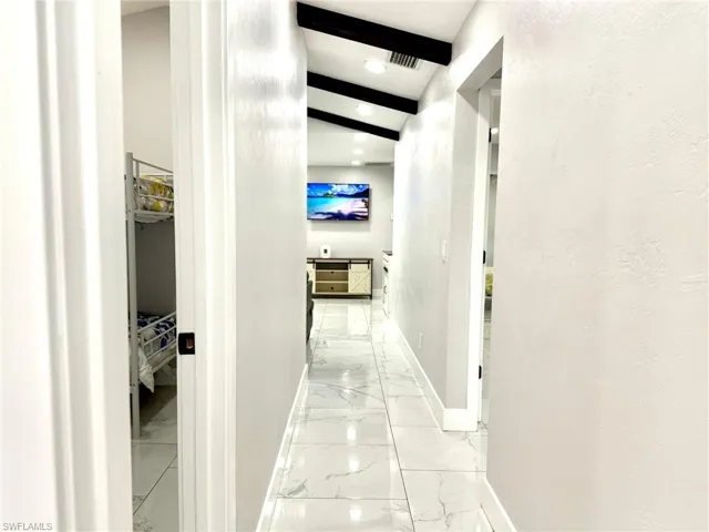 Corridor w