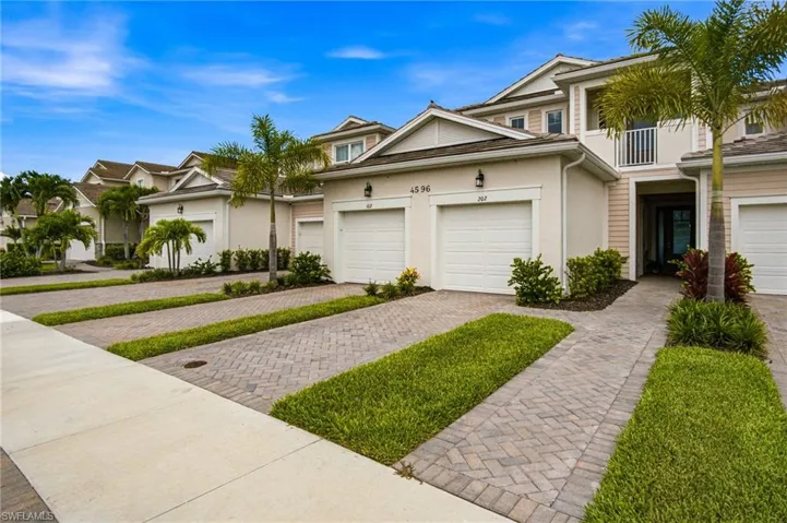 4596 Arboretum Cir 202, Naples, Florida 34112