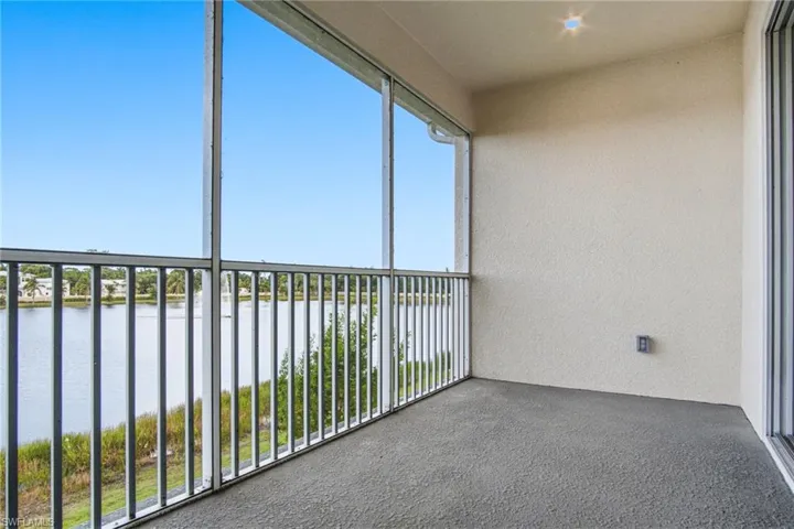 4596 Arboretum Cir 202, Naples, Florida 34112