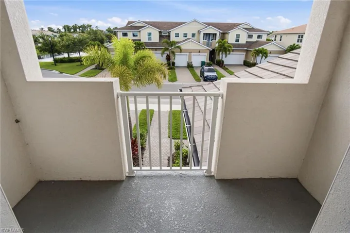 4596 Arboretum Cir 202, Naples, Florida 34112