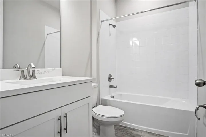 4596 Arboretum Cir 202, Naples, Florida 34112