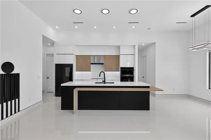 708 Sw 10th St, Cape Coral, Florida 33991