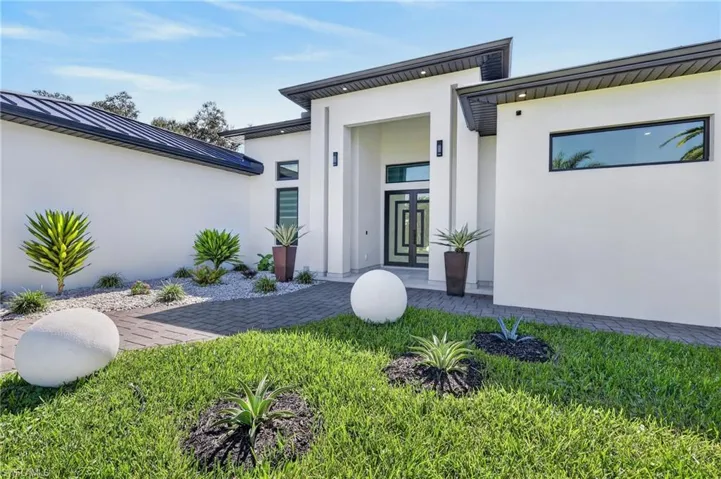 708 Sw 10th St, Cape Coral, Florida 33991