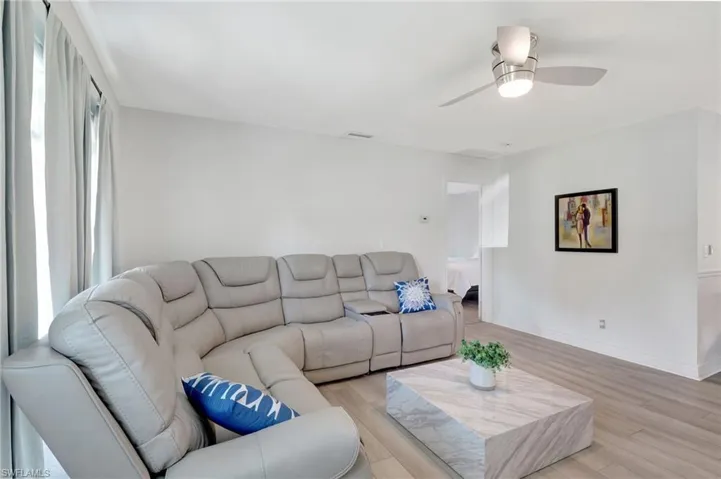 1903 SE 15th  ST, Cape Coral, FL 33990