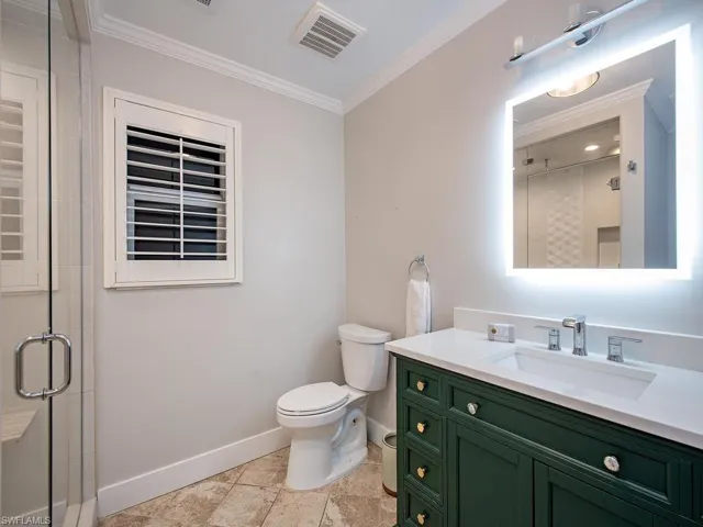 En suite bath
