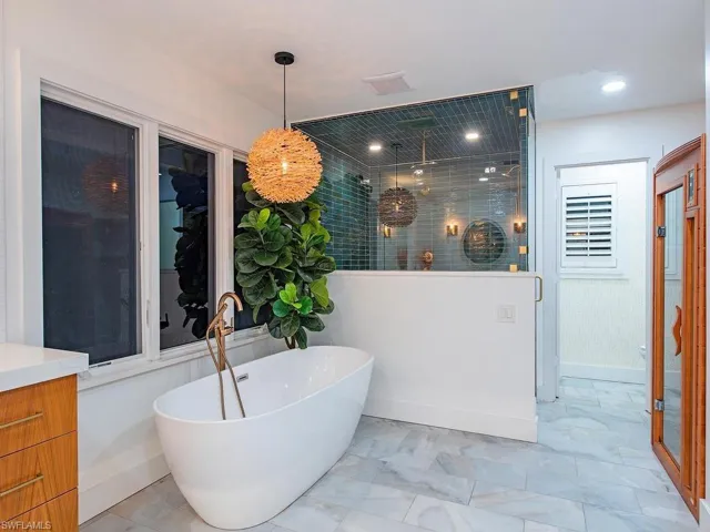 Primary bath