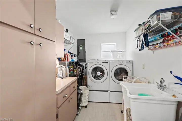 5411 Loyola Ln, Fort Myers, Florida 33908