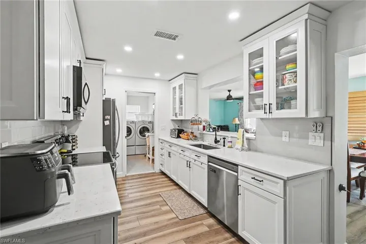 5411 Loyola Ln, Fort Myers, Florida 33908