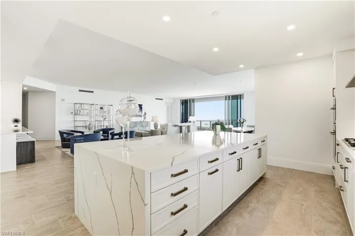 Open and inviting, with plenty of room tocreate culinary delights!