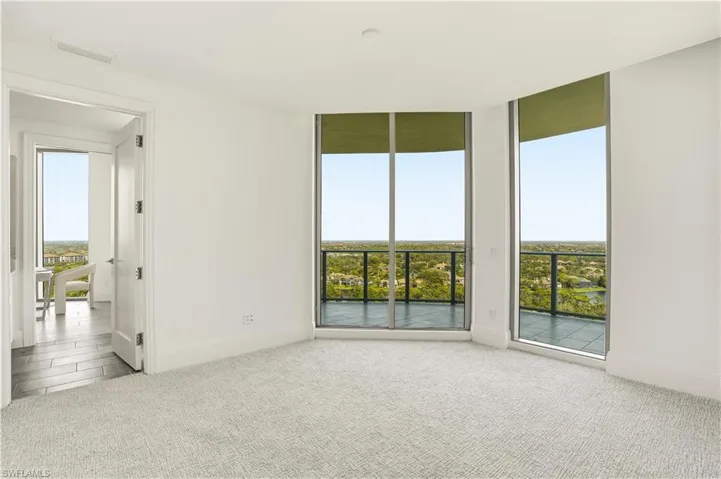 East-facing views fill this second guest suite withsoft morning light.