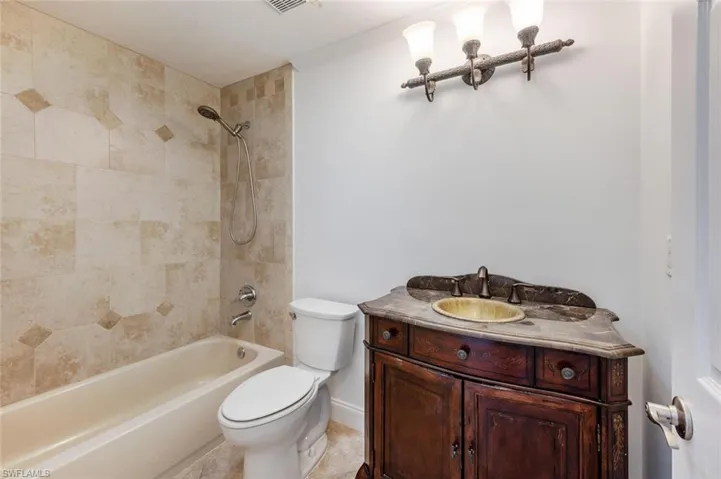 6624  Ilex  CIR, Naples, FL 34109