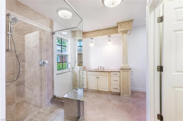 6624  Ilex  CIR, Naples, FL 34109