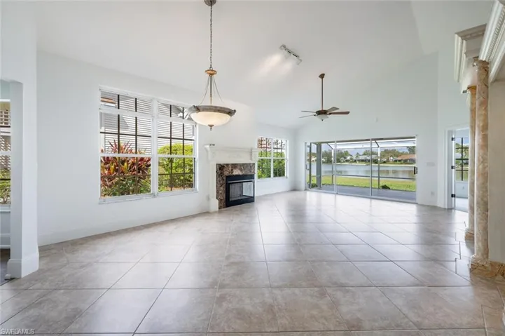 6624  Ilex  CIR, Naples, FL 34109