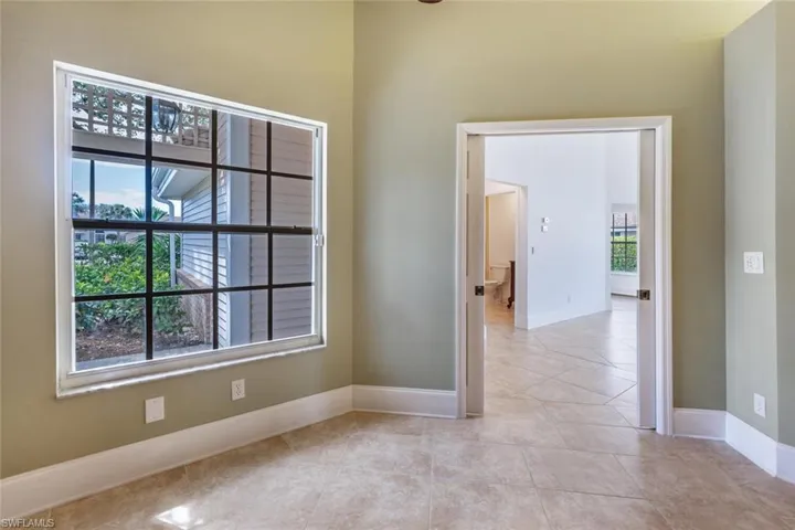 6624  Ilex  CIR, Naples, FL 34109
