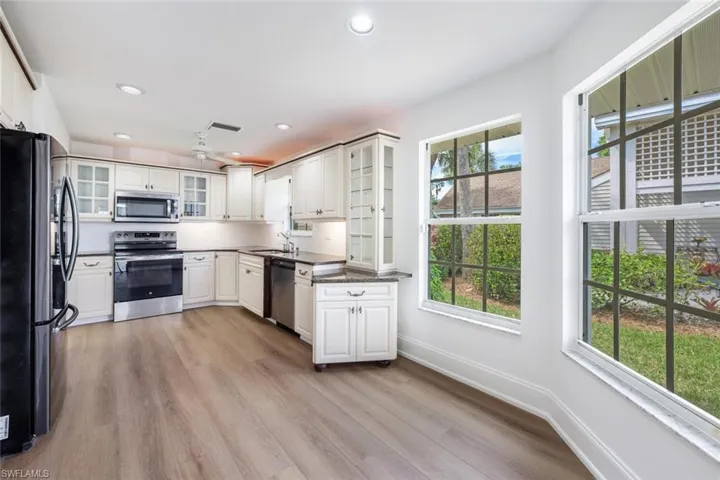 6624  Ilex  CIR, Naples, FL 34109