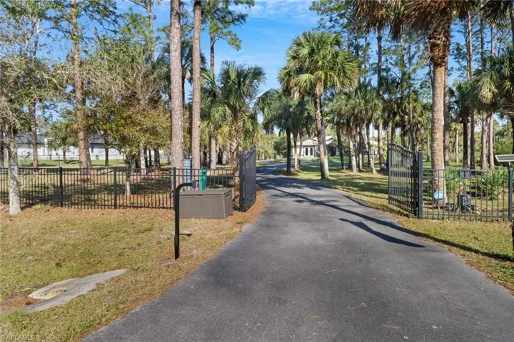 4281  14th SE AVE, Naples, FL 34117