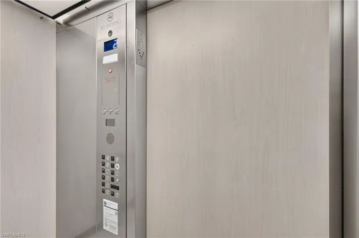 Building elevator
