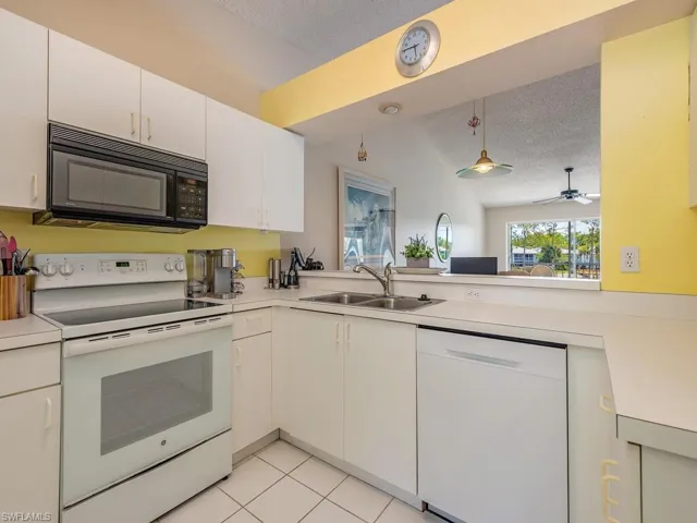 865 New Waterford Dr # 202, Naples Fl 34104
