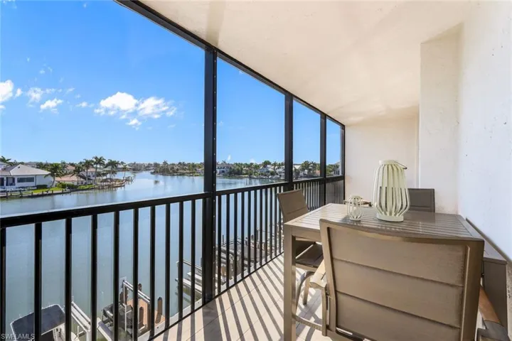 10482  Gulf Shore  DR, Naples, FL 34108