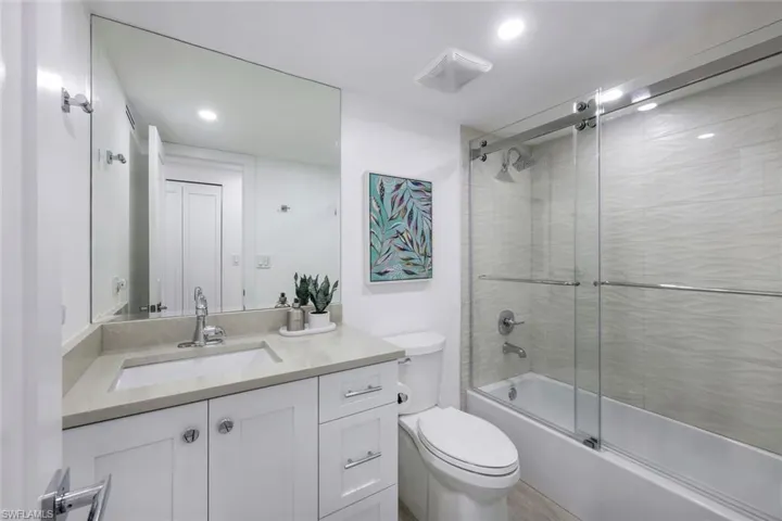 10482  Gulf Shore  DR, Naples, FL 34108