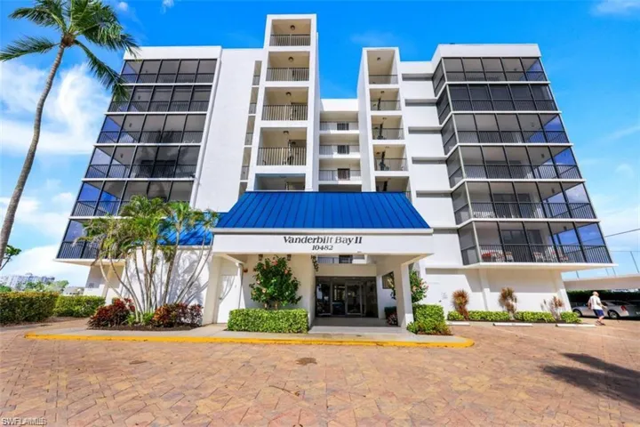 10482  Gulf Shore  DR, Naples, FL 34108