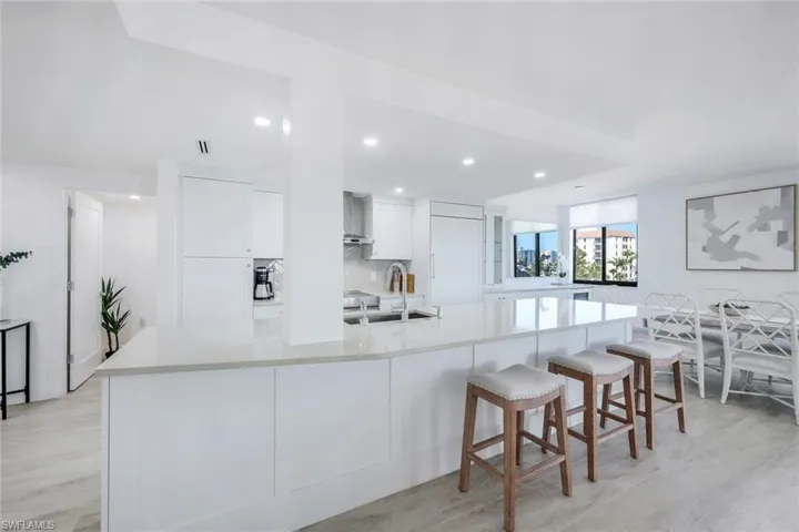 10482  Gulf Shore  DR, Naples, FL 34108