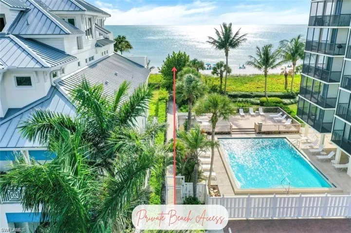 10482  Gulf Shore  DR, Naples, FL 34108