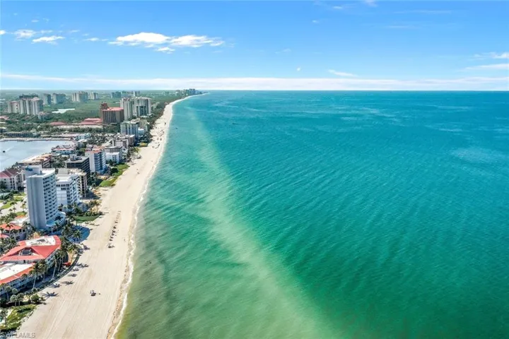 10482  Gulf Shore  DR, Naples, FL 34108