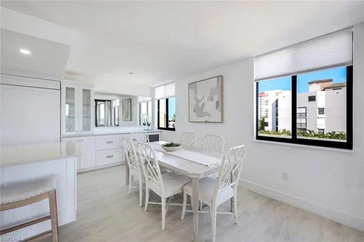 10482  Gulf Shore  DR, Naples, FL 34108
