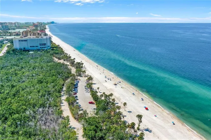 10482  Gulf Shore  DR, Naples, FL 34108