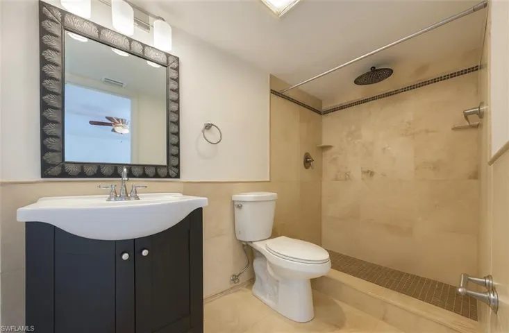 1400 Pompei Ln 77, Naples, Florida 34103