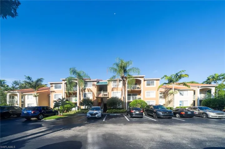 1180 Wildwood Lakes Blvd 106, Naples, Florida 34104