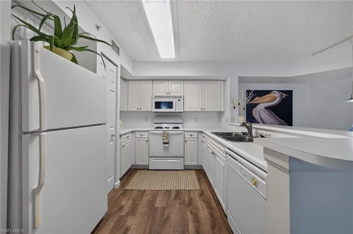 1180 Wildwood Lakes Blvd 106, Naples, Florida 34104