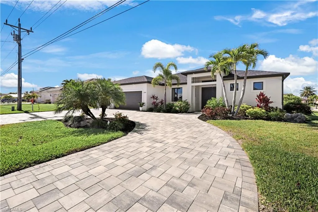 2214 Cape Coral PKWY, Cape Coral, FL 33914,224089609