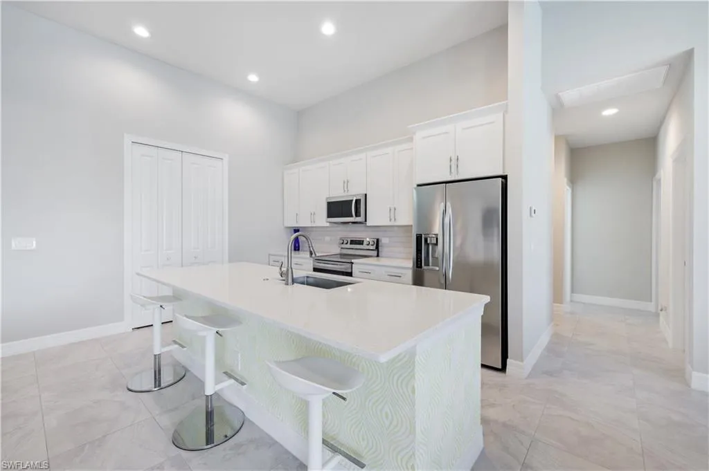 2214 Cape Coral PKWY, Cape Coral, FL 33914,224089609