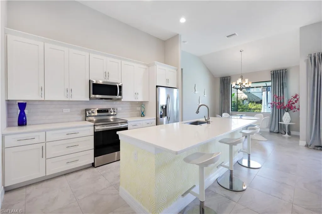 2214 Cape Coral PKWY, Cape Coral, FL 33914,224089609
